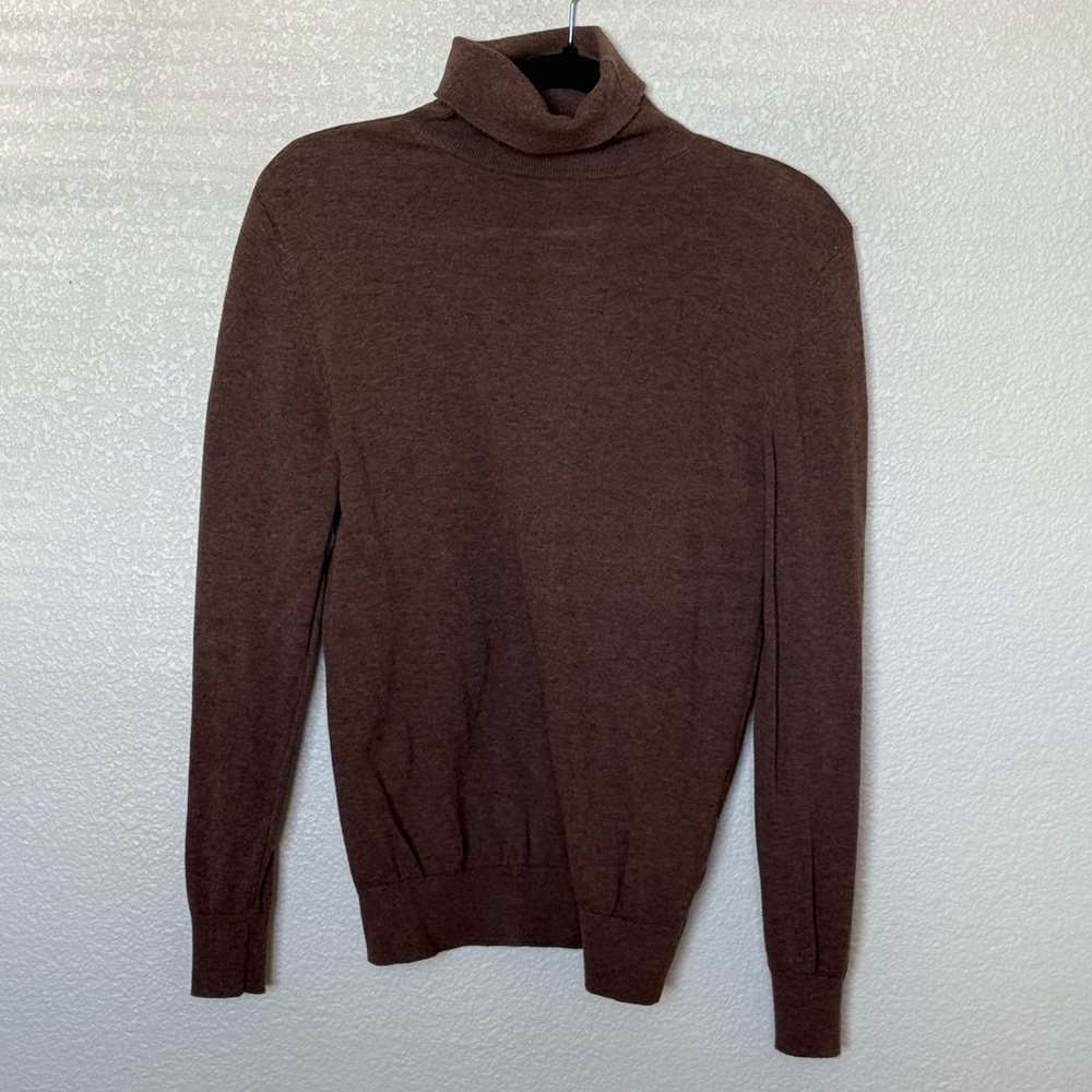 H&M Brown turtleneck sweater